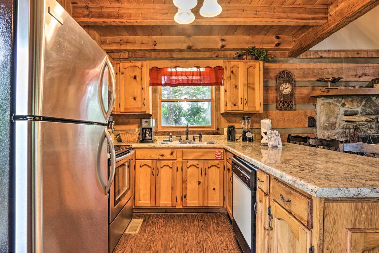 Вілла Gatlinburg Escape With Hot Tub, Deck And Mtn View Екстер'єр фото