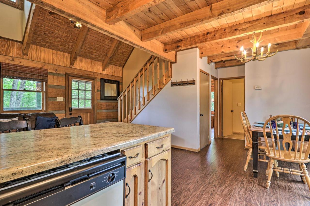 Вілла Gatlinburg Escape With Hot Tub, Deck And Mtn View Екстер'єр фото