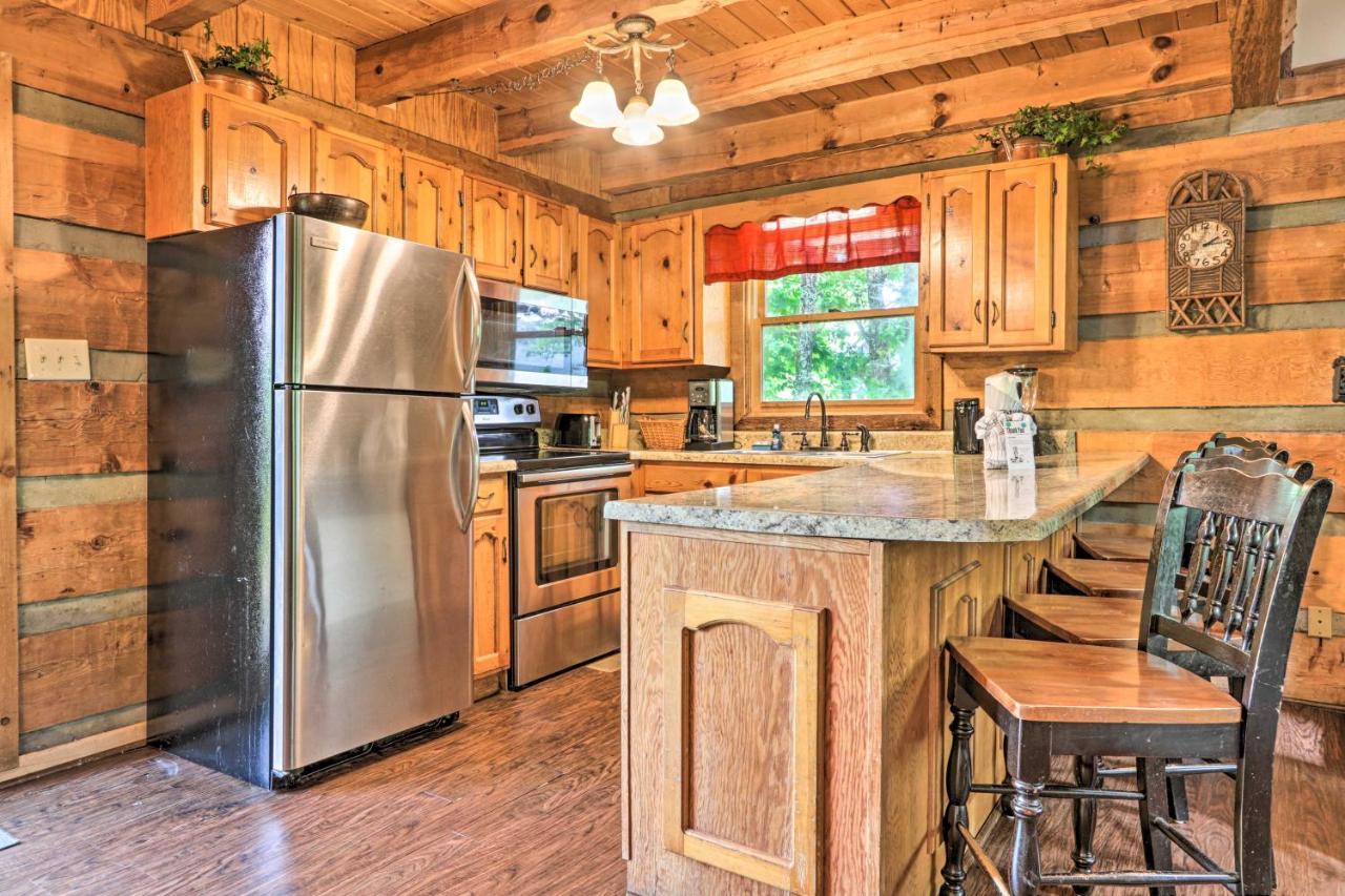 Вілла Gatlinburg Escape With Hot Tub, Deck And Mtn View Екстер'єр фото