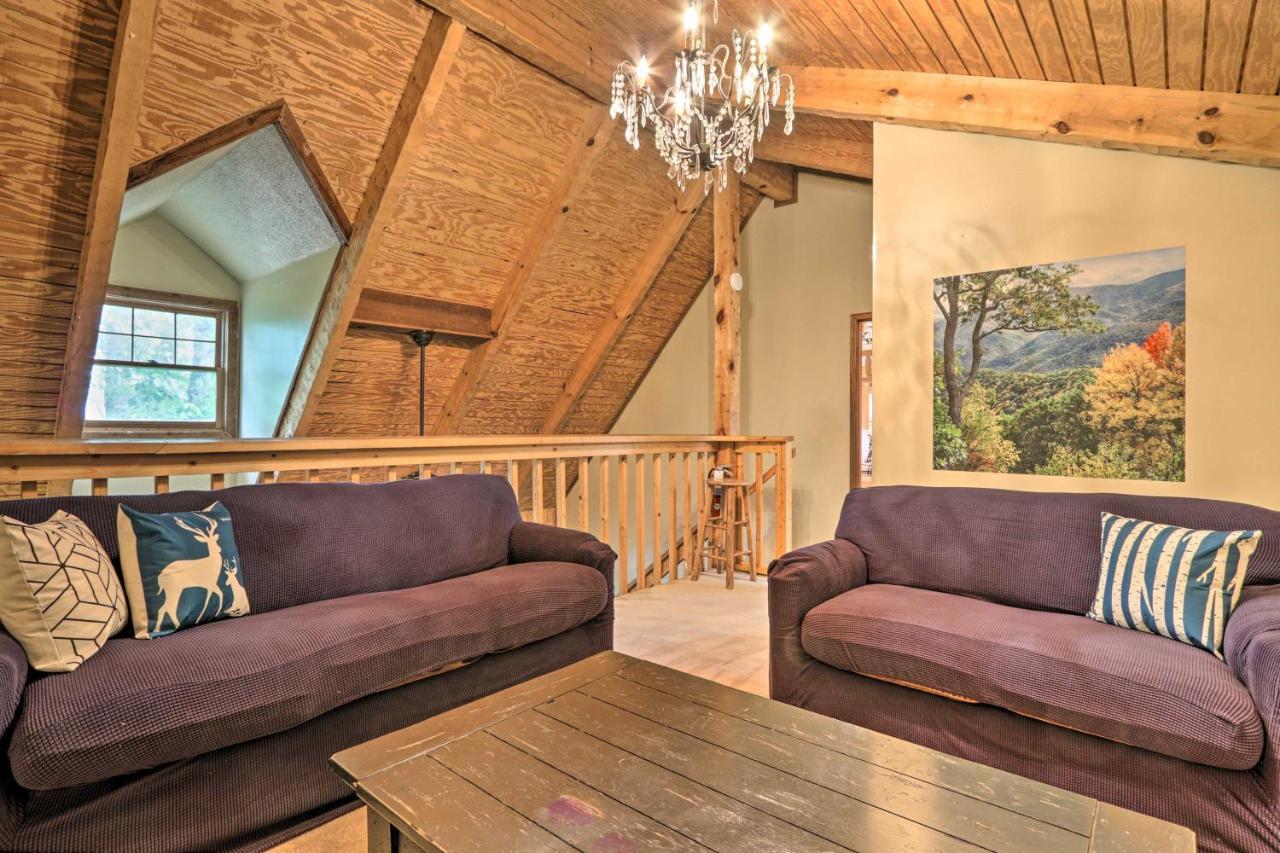 Вілла Gatlinburg Escape With Hot Tub, Deck And Mtn View Екстер'єр фото
